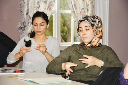 Şeker Hayat'ta işaret dili eğitimleri başlıyor Şeker Hayat'ta işaret dili eğitimleri başlıyor