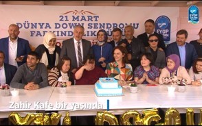 Zahir Kafe Bir Yaşında Zahir Kafe Bir Yaşında
