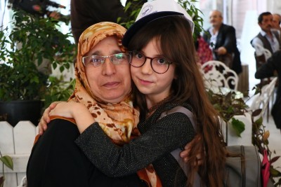 Dedeler ve torunlar Zahir Kafe'de buluştu Dedeler ve torunlar Zahir Kafe'de buluştu
