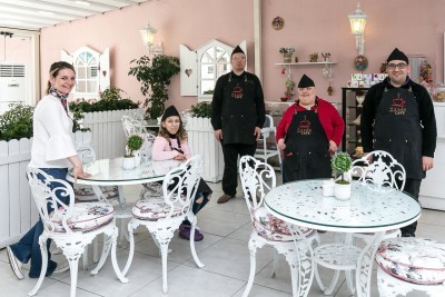 Eyüpsultan'daki özel gün ve kutlamaların gözde mekânı “Zahir Kafe Atölyesi” oldu Eyüpsultan'daki özel gün ve kutlamaların gözde mekânı “Zahir Kafe Atölyesi” oldu