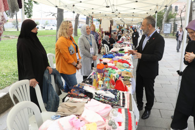 El emeğini sanata dönüştürenlerin festivali başladı El emeğini sanata dönüştürenlerin festivali başladı