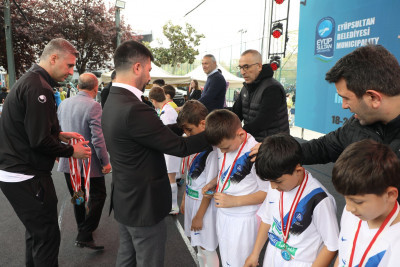 23 Nisan'a özel U10 Futbol Turnuvası 23 Nisan'a özel U10 Futbol Turnuvası