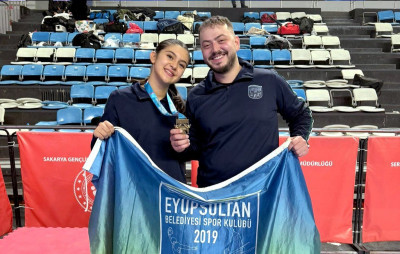 Eyüpsultan'ın genç sporcuları Karate'de zirveye çıktı