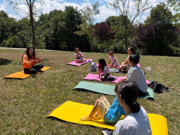 Miniklere doğada yoga atölyesi