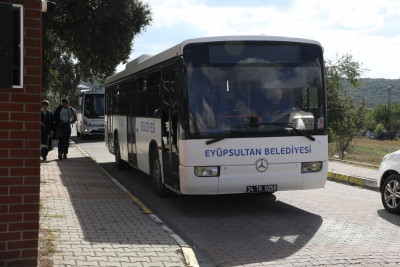 Eyüpsultan'da Öğrencilere Abonman ve Ücretsiz Servis Desteği