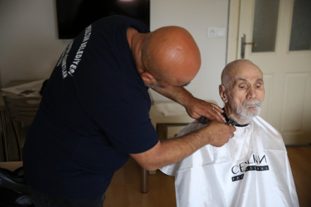 Bayram tıraşı ve evde temizlik hizmetiyle yüzler gülüyor Bayram tıraşı ve evde temizlik hizmetiyle yüzler gülüyor