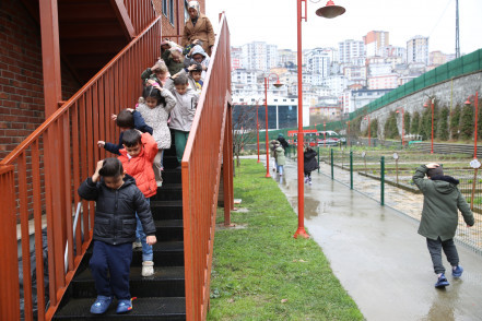 ESA öğrencilerine deprem eğitimi ESA öğrencilerine deprem eğitimi
