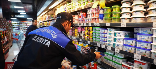Zabıta ekiplerimiz market denetimlerine devam ediyor Zabıta ekiplerimiz market denetimlerine devam ediyor