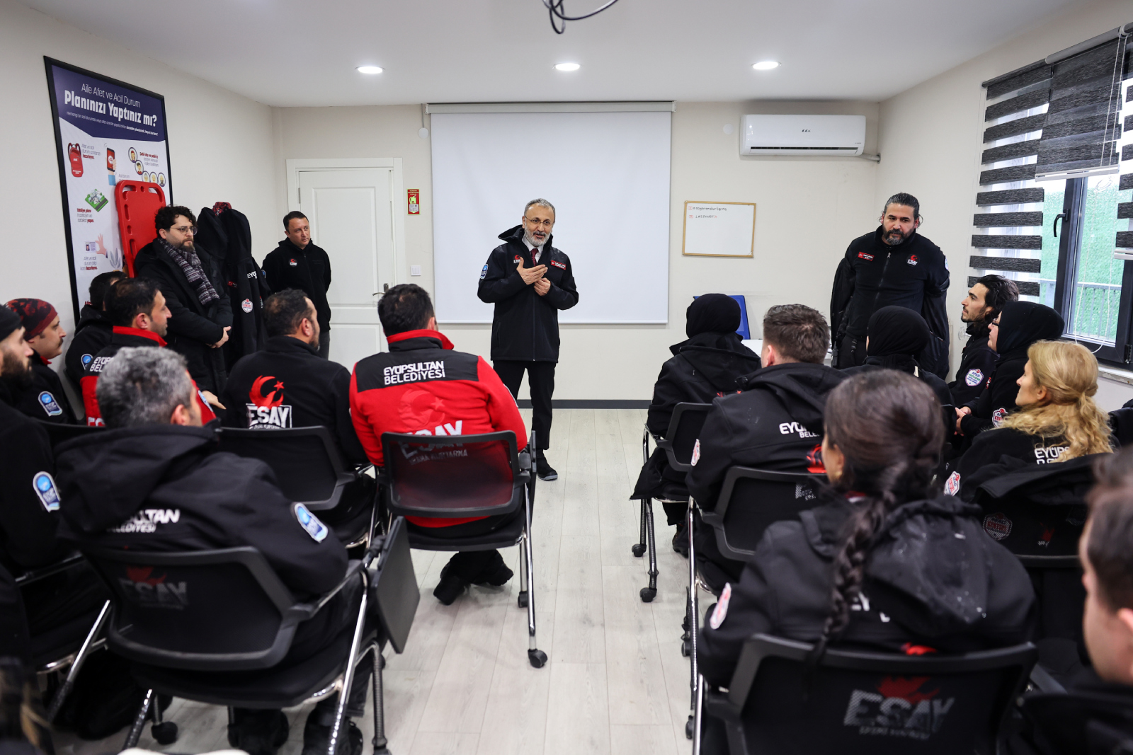 Başkan Özmen ESAY personeliyle bir araya geldi Başkan Özmen ESAY personeliyle bir araya geldi
