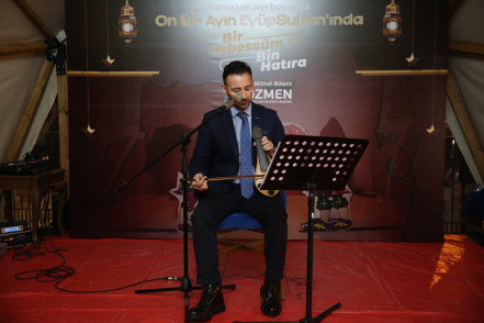 On bir ayın Eyüpsultanı'nda bir melodi bin huzur On bir ayın Eyüpsultanı'nda bir melodi bin huzur