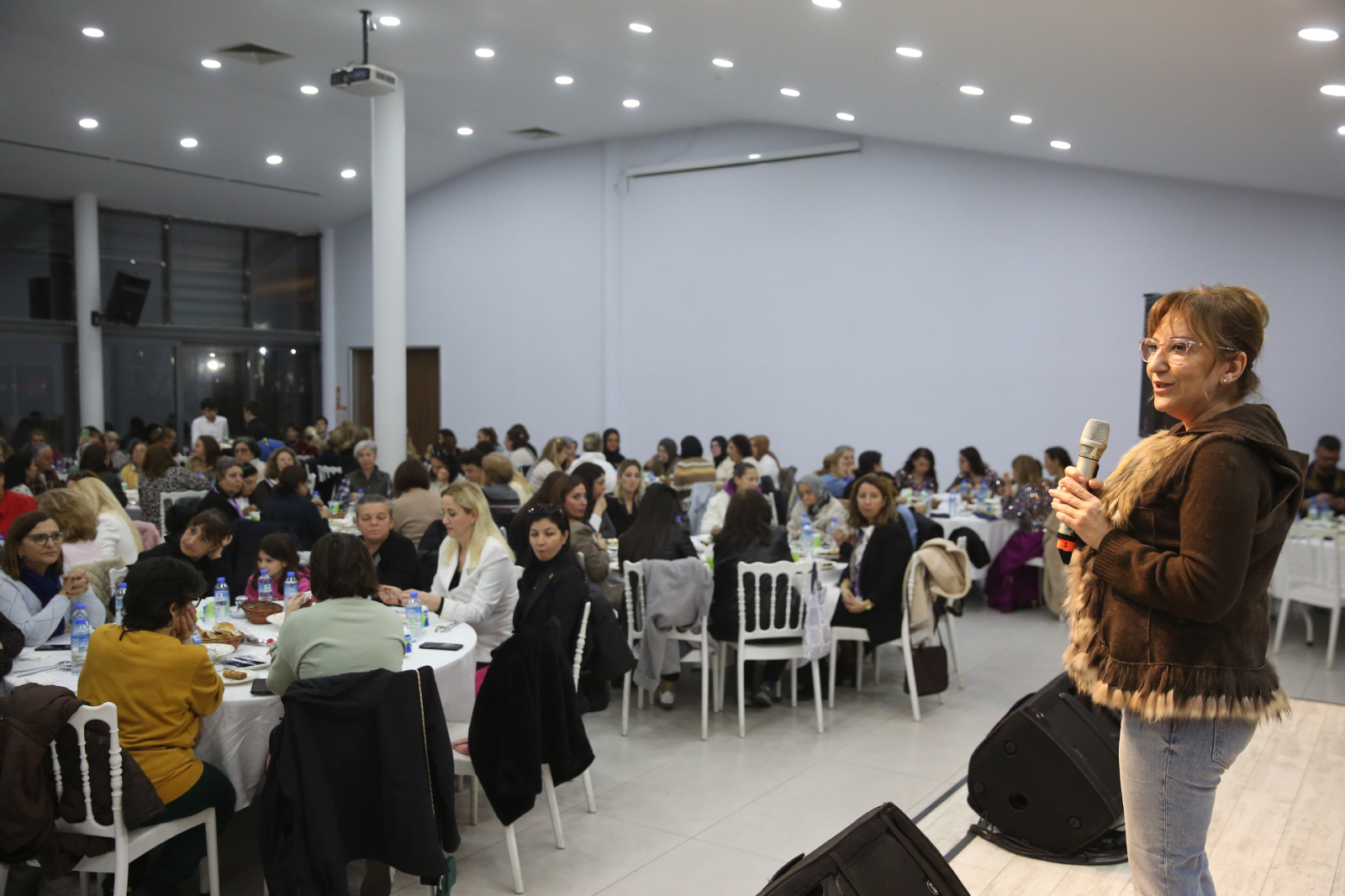 Eyüpsultan Belediyesi'nden Dünya Kadınlar Günü'nde anlamlı iftar Eyüpsultan Belediyesi'nden Dünya Kadınlar Günü'nde anlamlı iftar