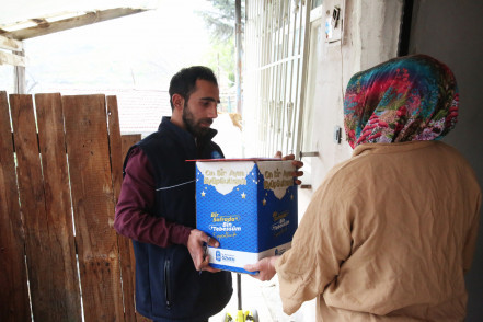 Ramazan gıda kolilerimizi vatandaşlarımızla buluşturuyoruz Ramazan gıda kolilerimizi vatandaşlarımızla buluşturuyoruz