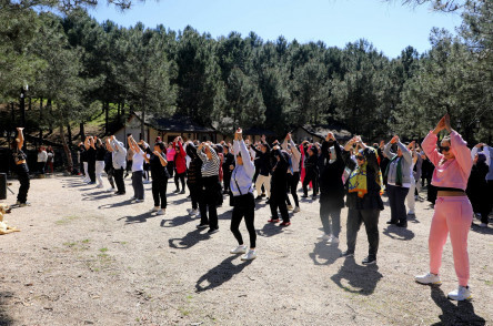 Eyüpsultanlı kadınlar doğayla iç içe sporla buluştu! Eyüpsultanlı kadınlar doğayla iç içe sporla buluştu!