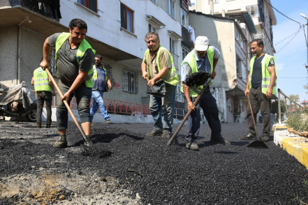 Eyüpsultan'ın sokakları 2024 yılında 100 bin ton asfaltla tanıştı Eyüpsultan'ın sokakları 2024 yılında 100 bin ton asfaltla tanıştı