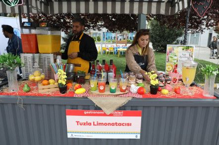 Eyüpsultan'da Tohumdan Sofraya Lezzet Yolculuğu: Gastronomi Günlükleri ve 23 Nisan Coşkusu Buluştu! Eyüpsultan'da Tohumdan Sofraya Lezzet Yolculuğu: Gastronomi Günlükleri ve 23 Nisan Coşkusu Buluştu!