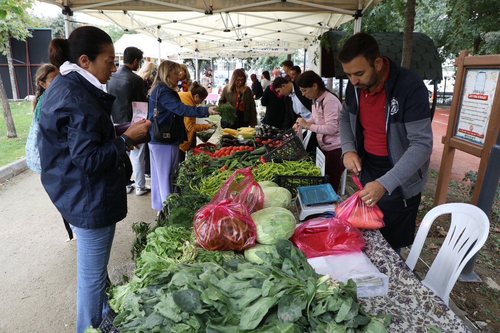 Eyüpsultan Belediyesi'nden yerel üreticiyle tam destek