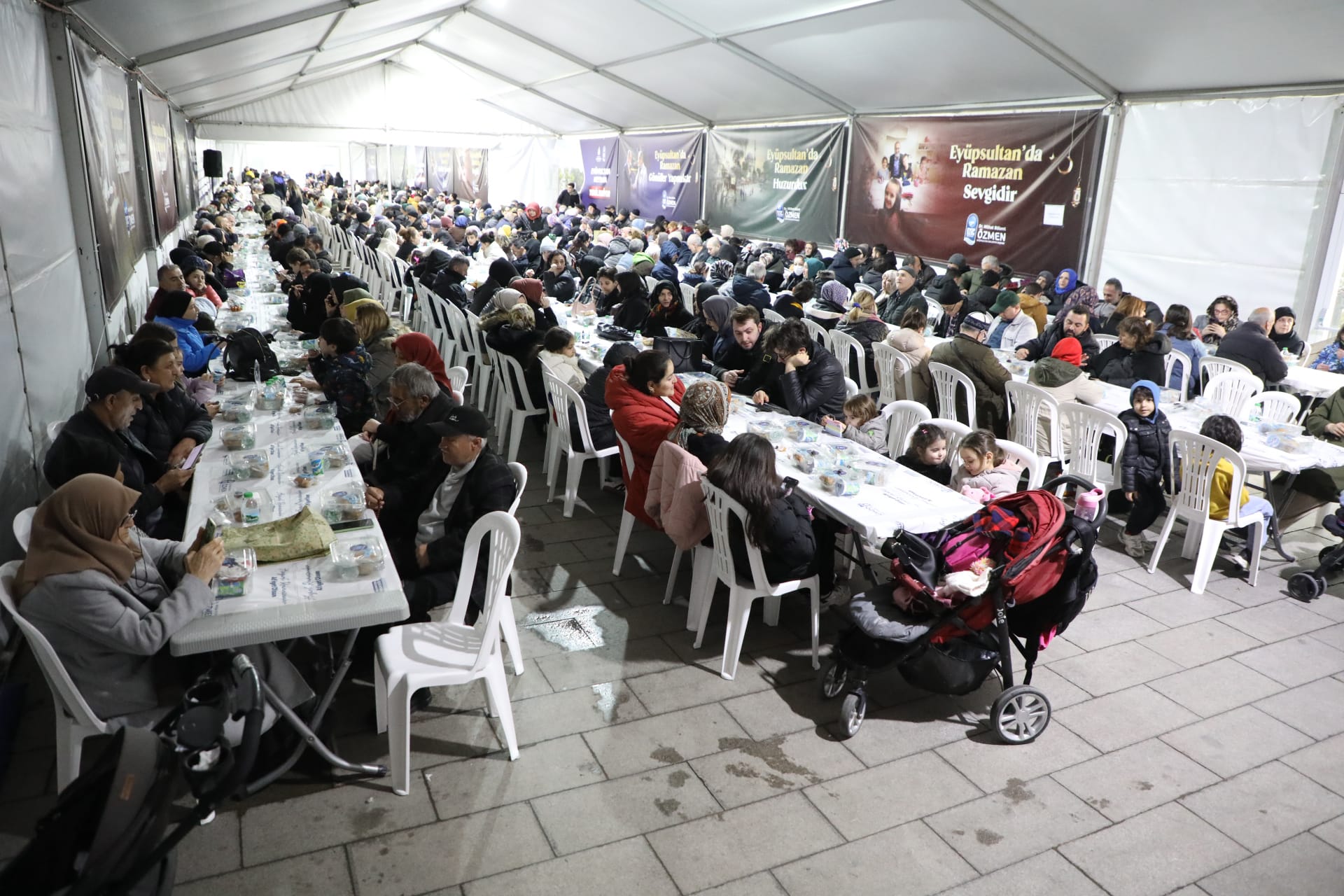 Eyüpsultan'da ramazan boyunca binlerce kişi gönül sofralarında buluştu