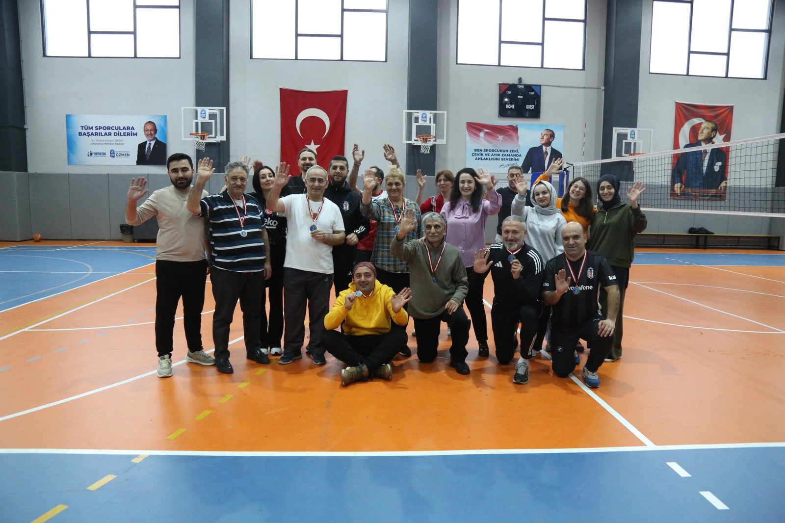 Yaş almış bireyler filede galibiyet için mücadele etti