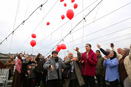 Boğaz'da anlamlı buluşma: Otizm farkındalığı gökyüzüne taşındı